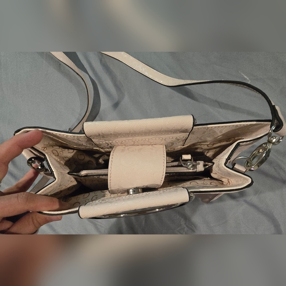 Guess Medium Satchel Purse - Picture 2 of 11